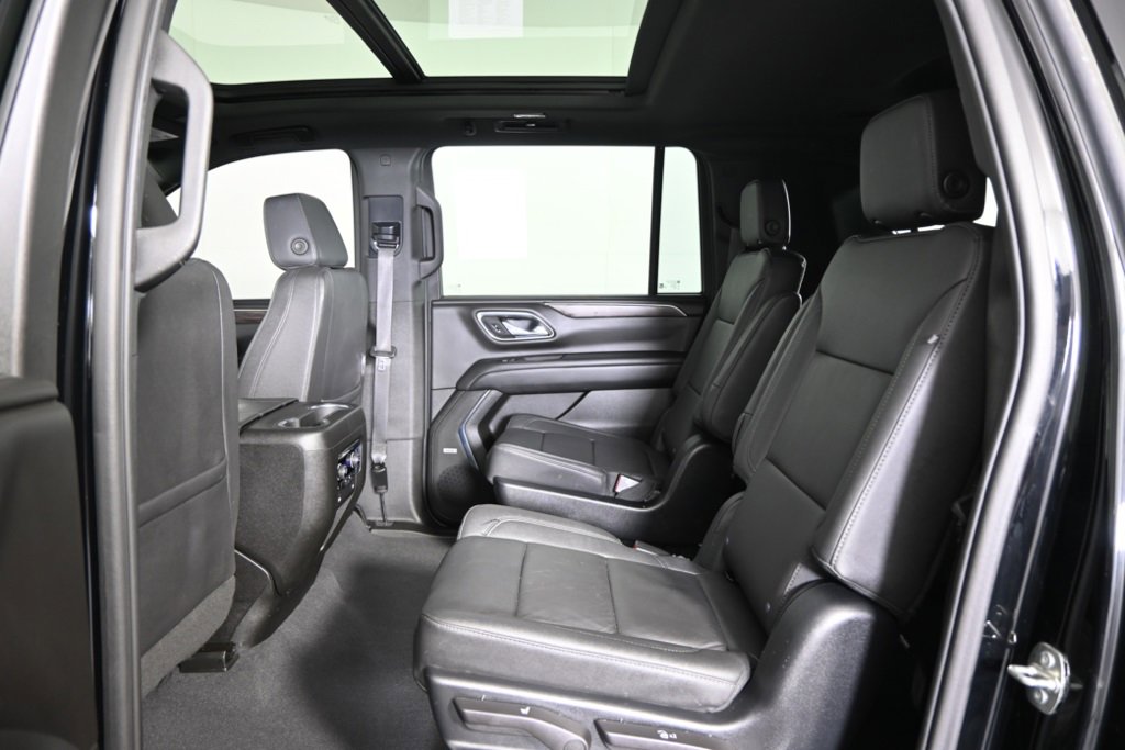 2023 Chevrolet Suburban LT photo 18