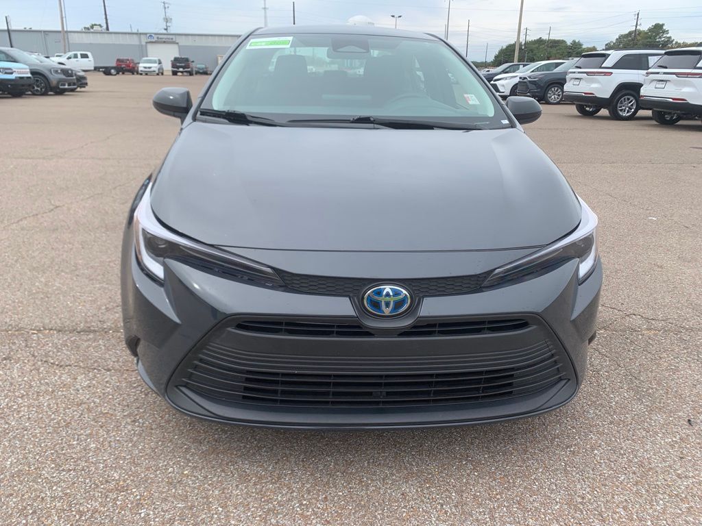 2025 Toyota Corolla Hybrid LE photo 2