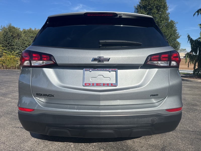 2023 Chevrolet Equinox LS photo 4