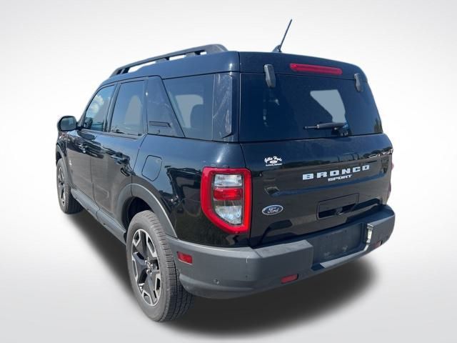 2022 Ford Bronco Sport Outer Banks photo 2