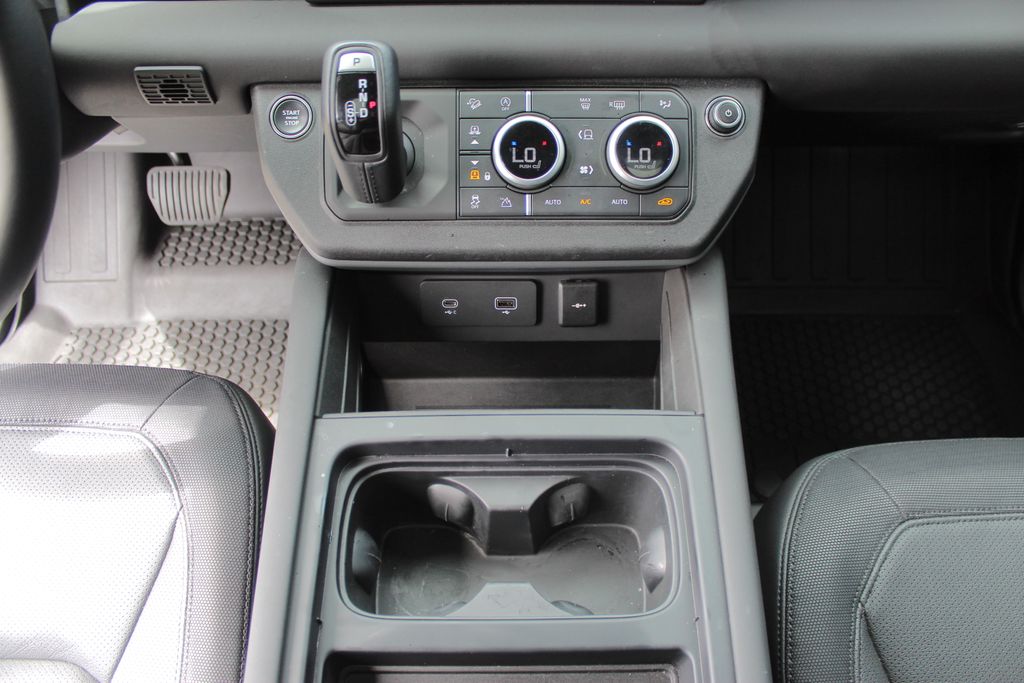 2024 Land Rover Defender 90 X-Dynamic SE photo 21