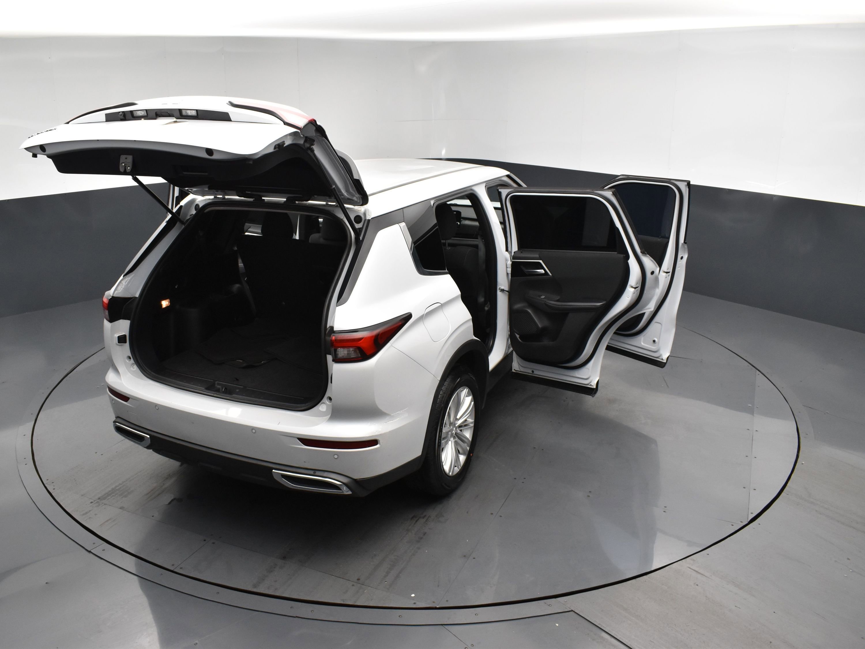 2022 Mitsubishi Outlander ES S-AWC photo 26