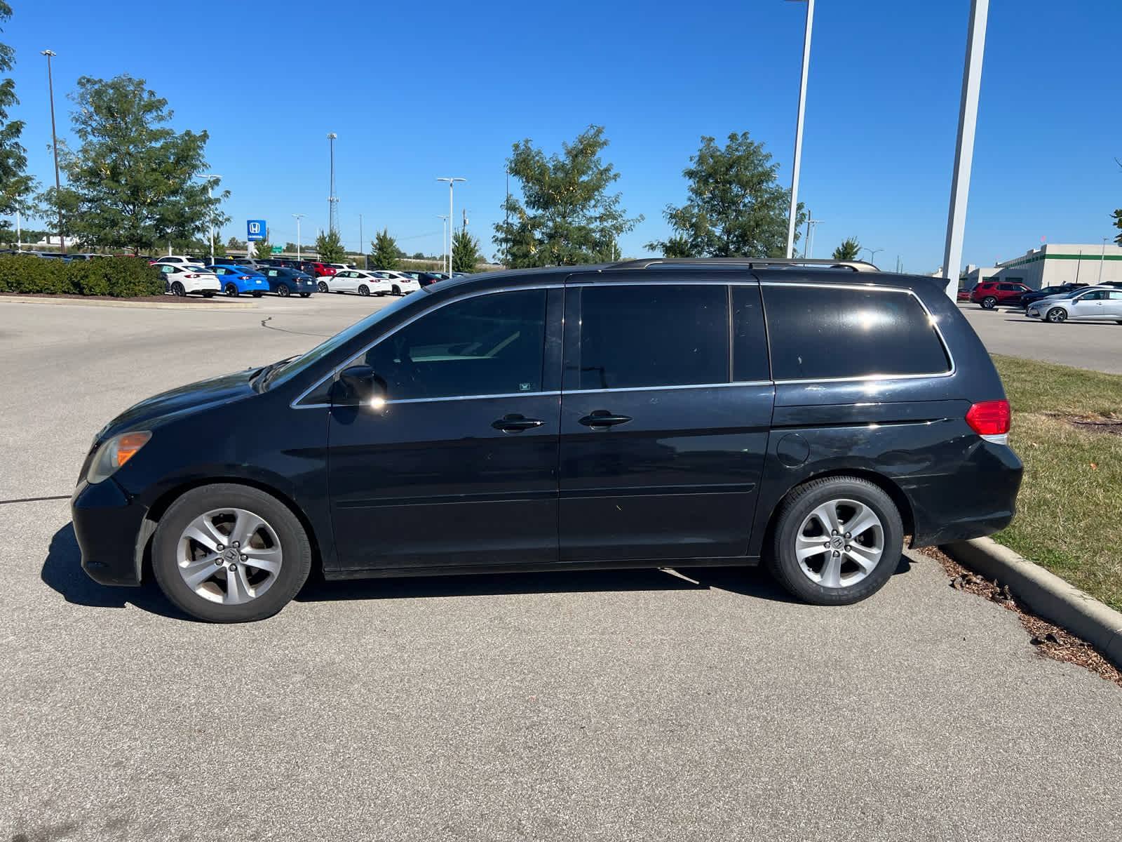 2009 Honda Odyssey Touring photo 3