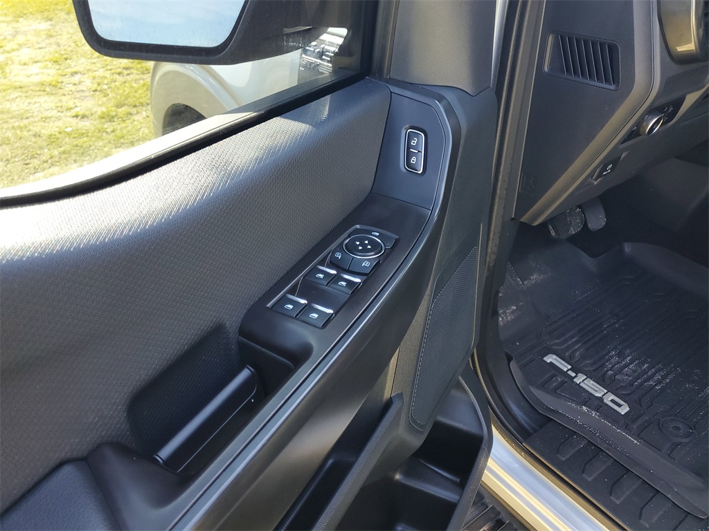 2023 Ford F-150 XL photo 10