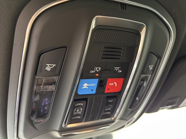 2025 Jeep Grand Cherokee Laredo Altitude photo 34
