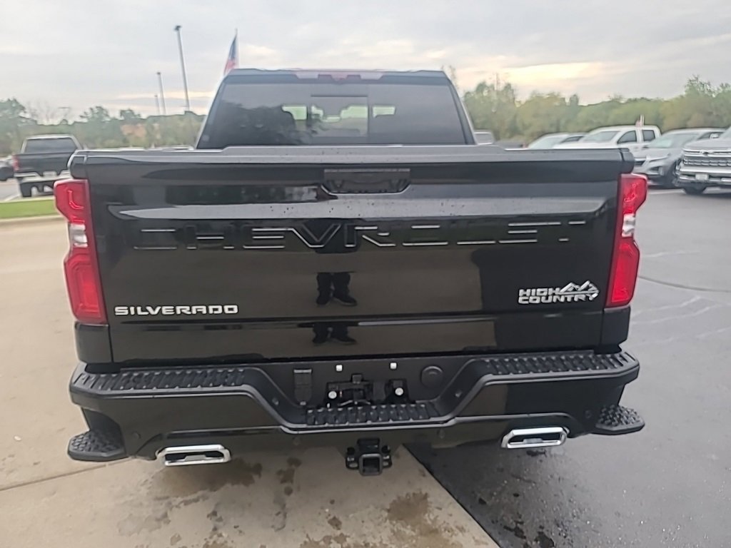 2026 Chevrolet Silverado High Country photo 4