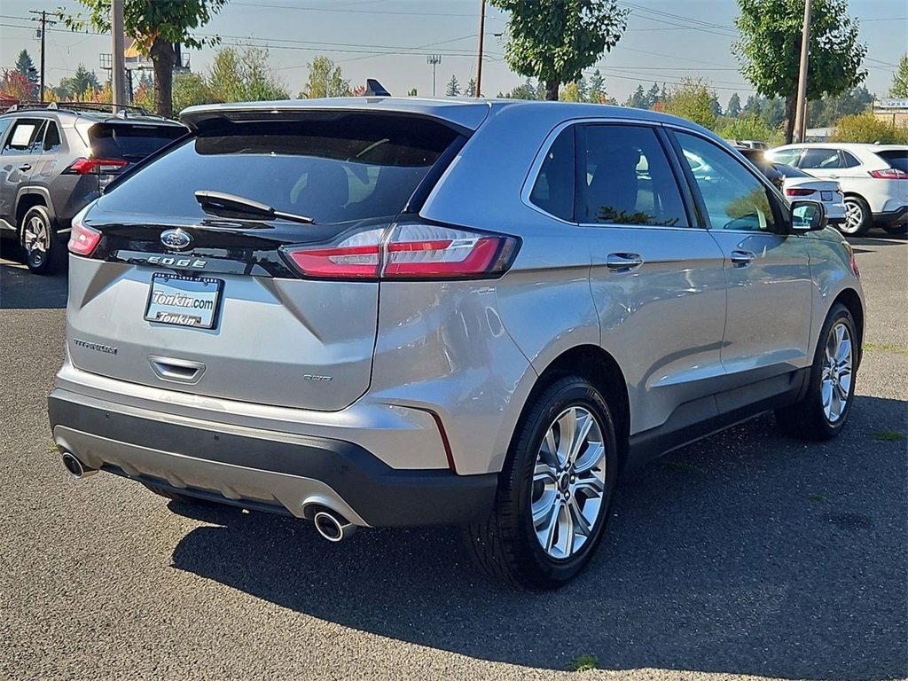 2023 Ford Edge Titanium photo 5