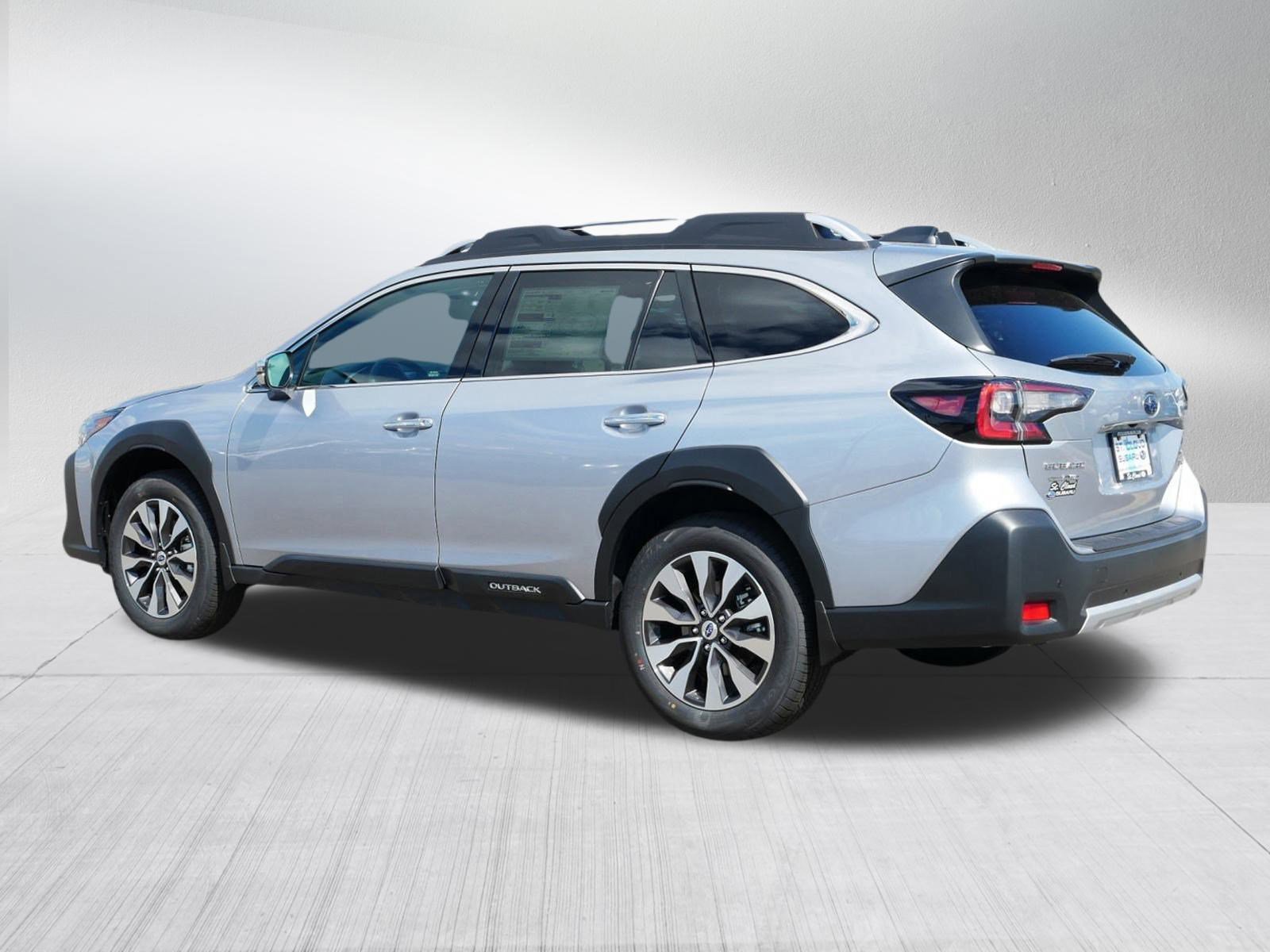 2025 Subaru Outback Touring XT photo 2