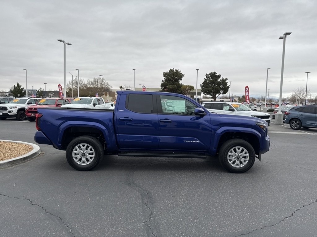 2025 Toyota Tacoma SR5 photo 8