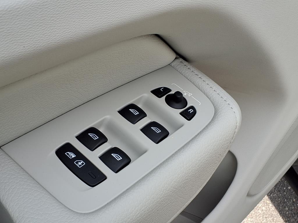 2020 Volvo XC60 Inscription photo 6