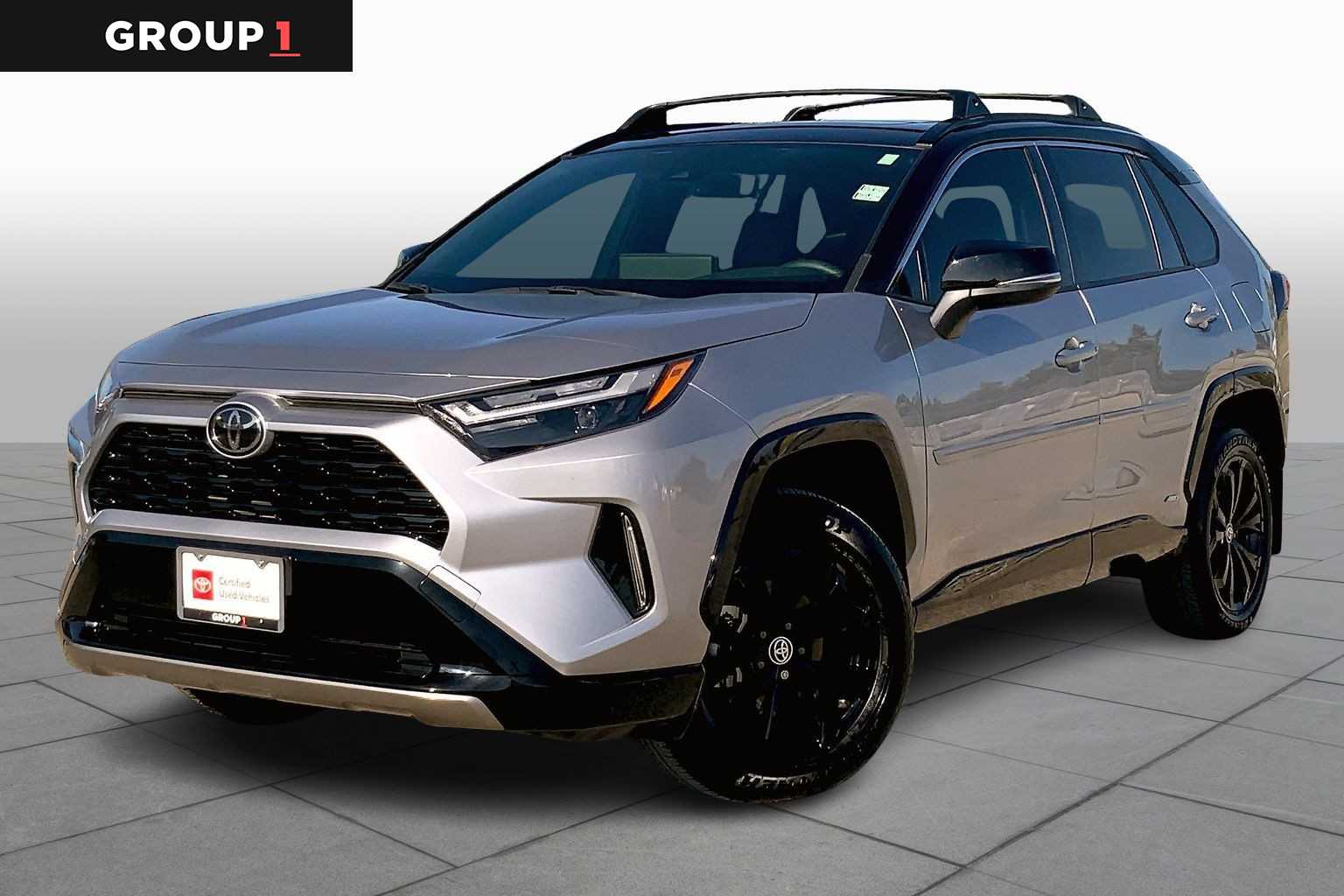 2025 Toyota RAV4 XSE's photo
