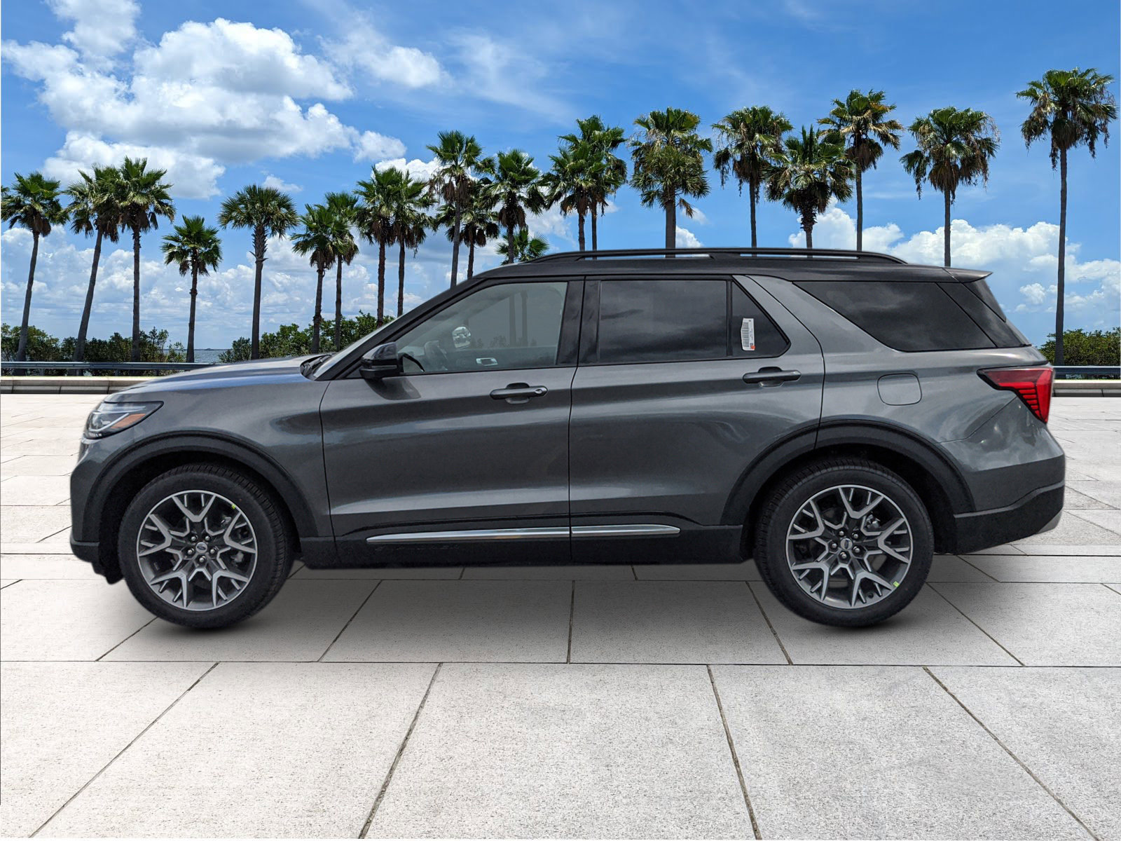 2025 Ford Explorer Platinum photo 3