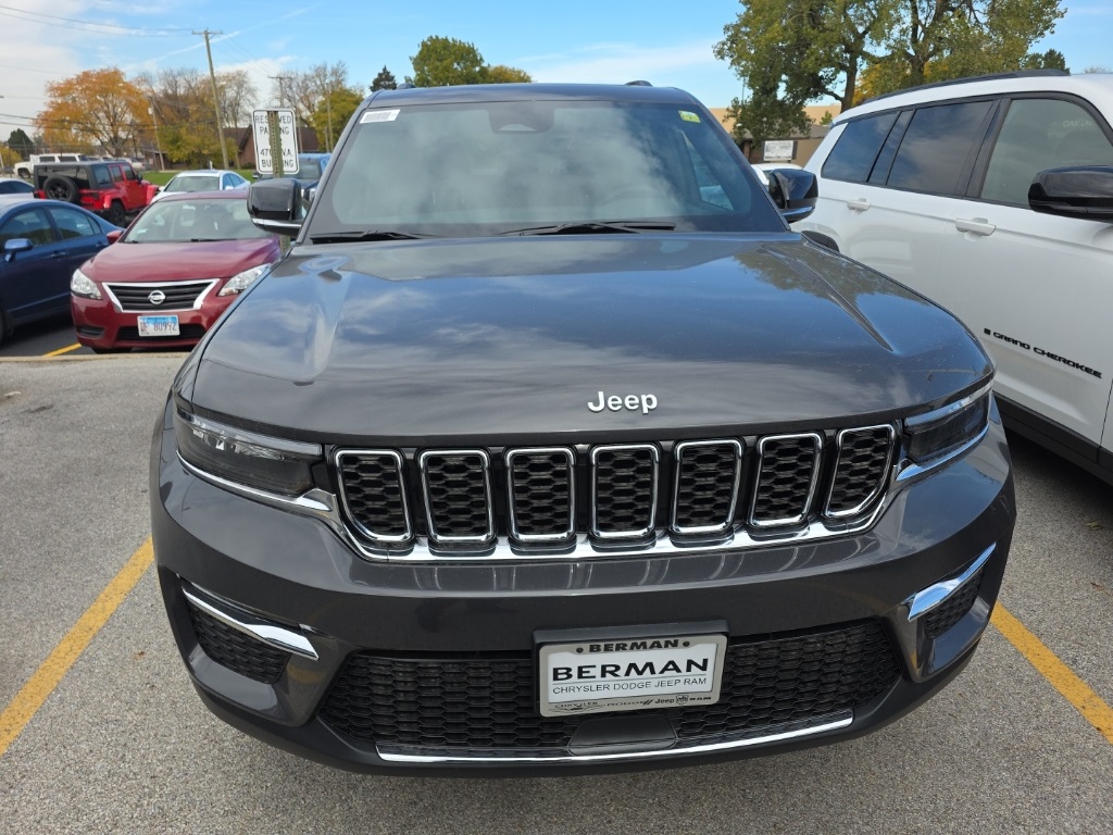 2025 Jeep Grand Cherokee Limited photo 2
