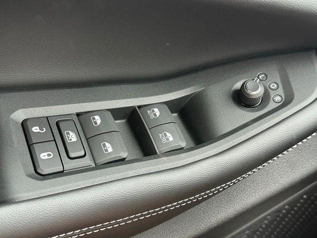 2025 Jeep Grand Cherokee Limited photo 15