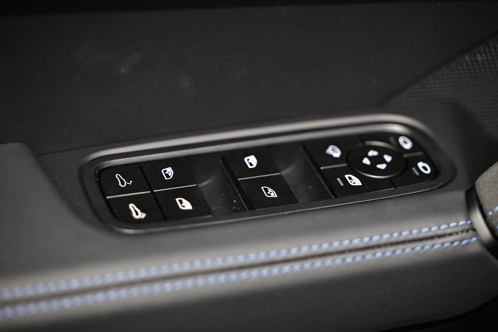 2025 Porsche Cayenne GTS photo 21