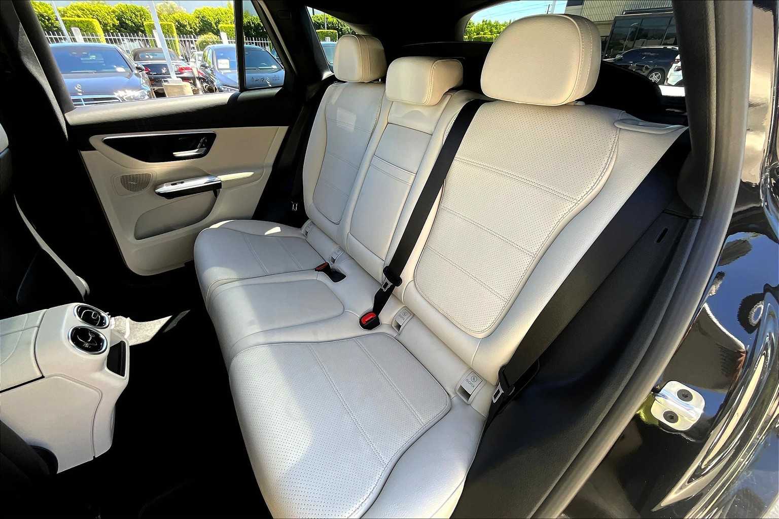 2024 Mercedes Benz GLC 300 4MATIC photo 19