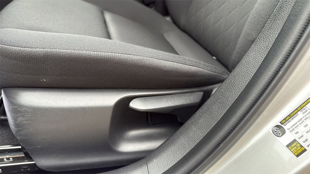 2023 Toyota Corolla LE photo 28