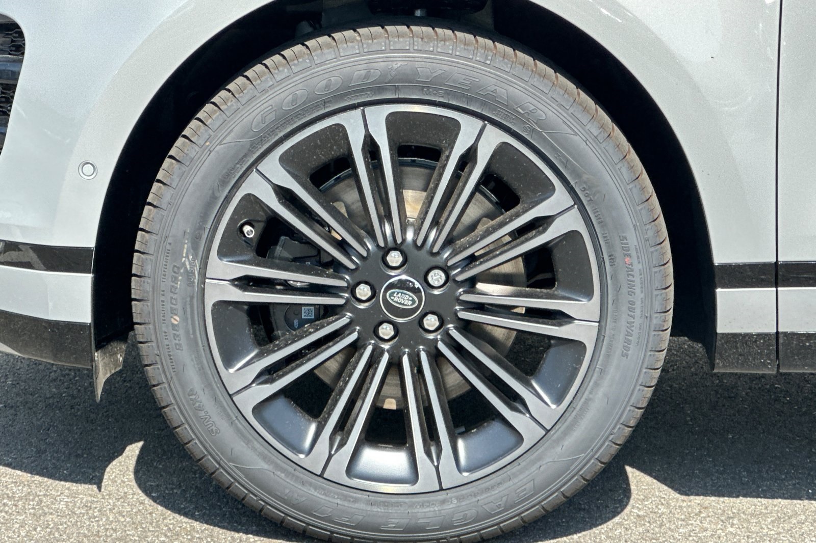 2026 Land Rover Range Rover Evoque Dynamic SE photo 30