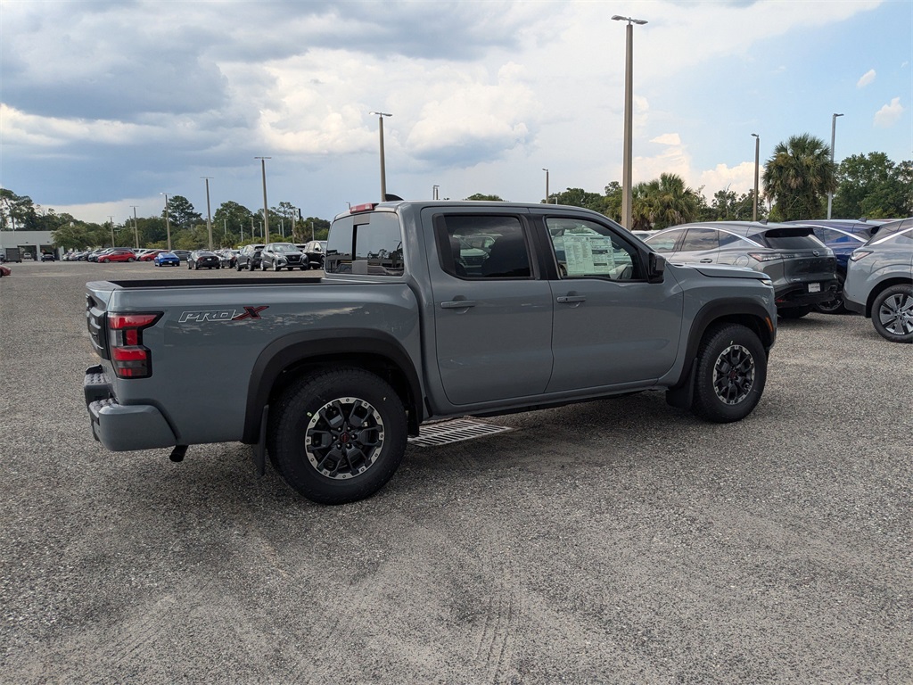 2025 Nissan Frontier PRO-X photo 3