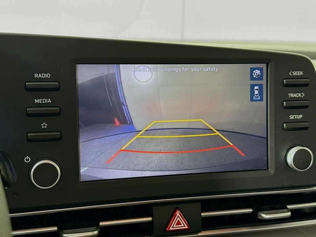 2022 Hyundai Elantra Blue photo 4