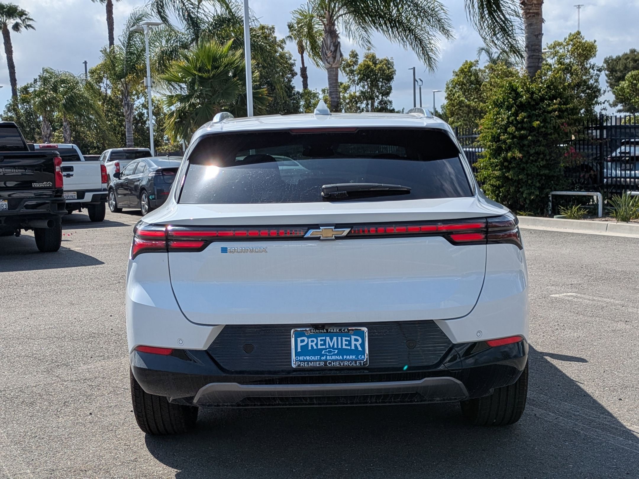2025 Chevrolet Equinox EV 1LT photo 4