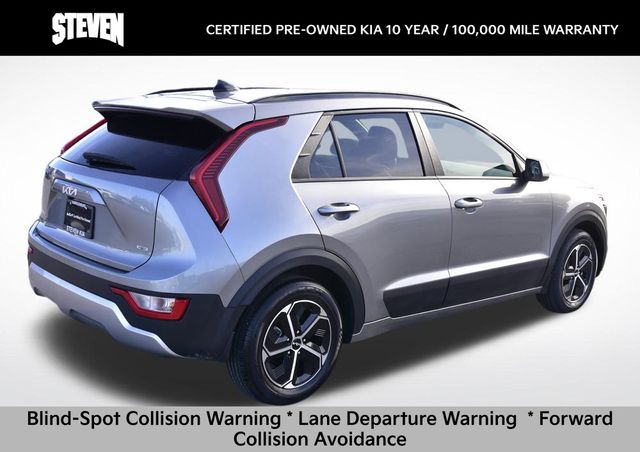 2024 Kia Niro LX photo 3