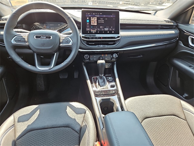 2025 Jeep Compass Latitude photo 11