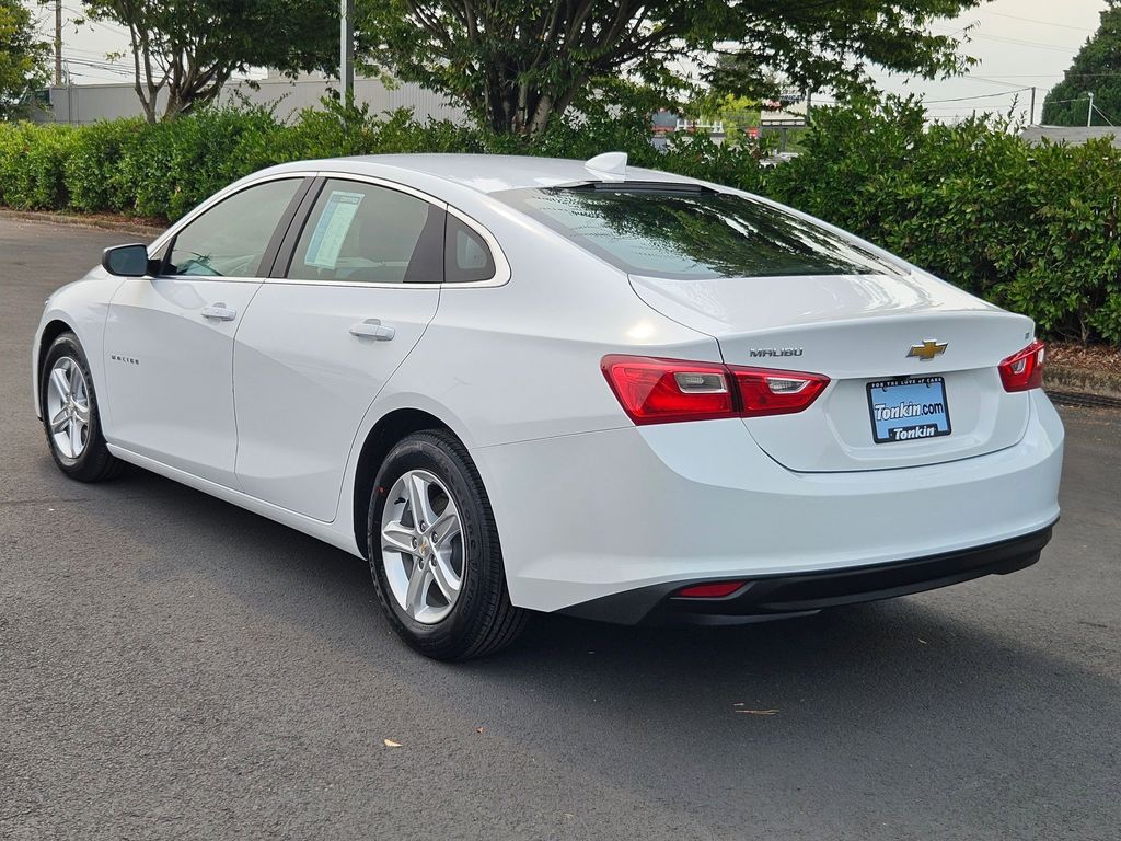 2023 Chevrolet Malibu 1LT photo 3