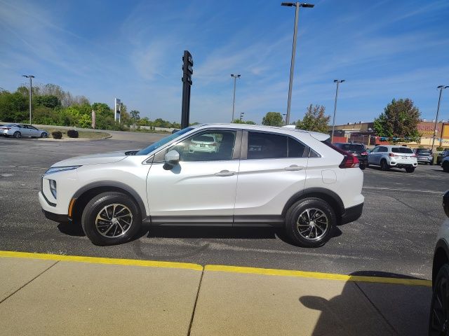 2022 Mitsubishi Eclipse Cross ES photo 2