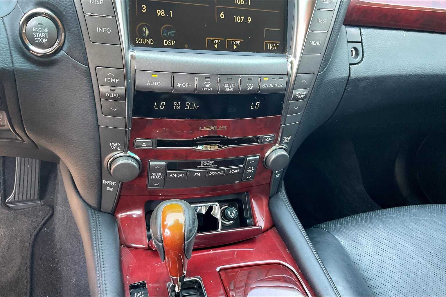 2009 Lexus LS 460 photo 32