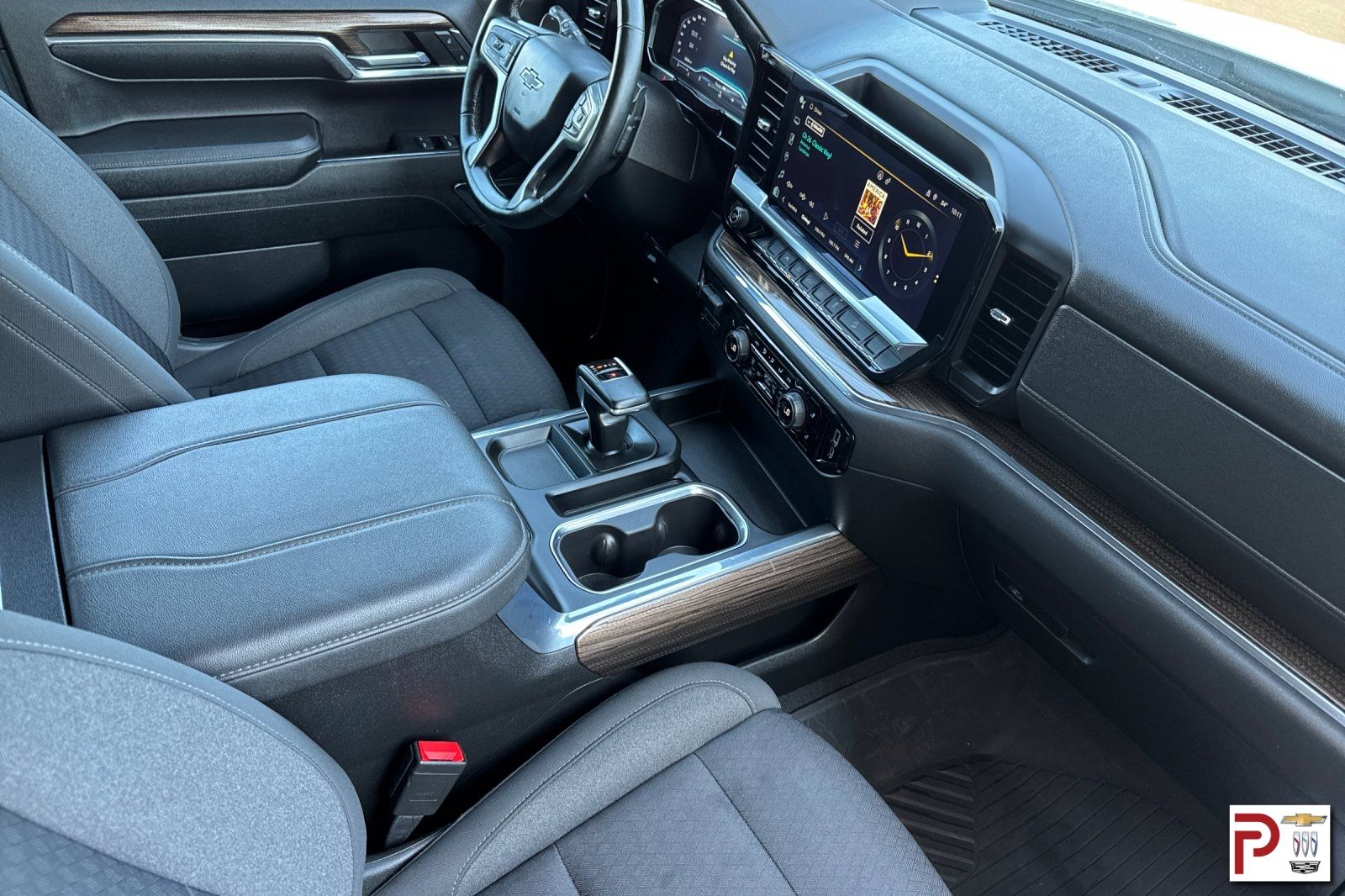 2023 Chevrolet Silverado 1500 RST photo 17