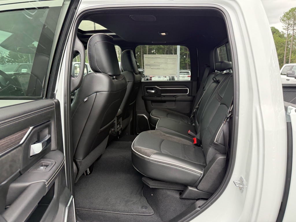 2025 Ram 3500 Laramie photo 4