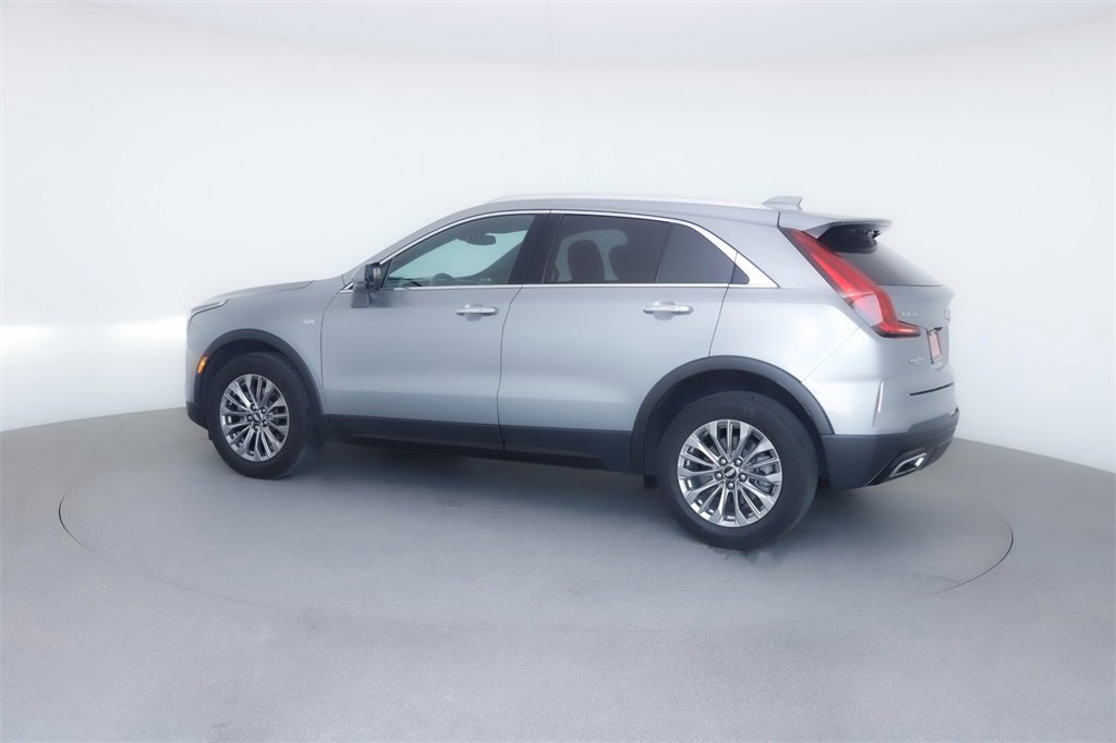 2024 Cadillac XT4 Premium Luxury photo 3