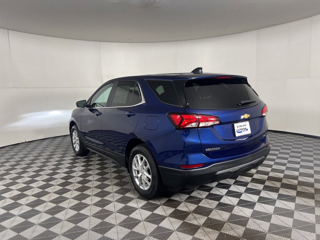 2022 Chevrolet Equinox LT photo 3