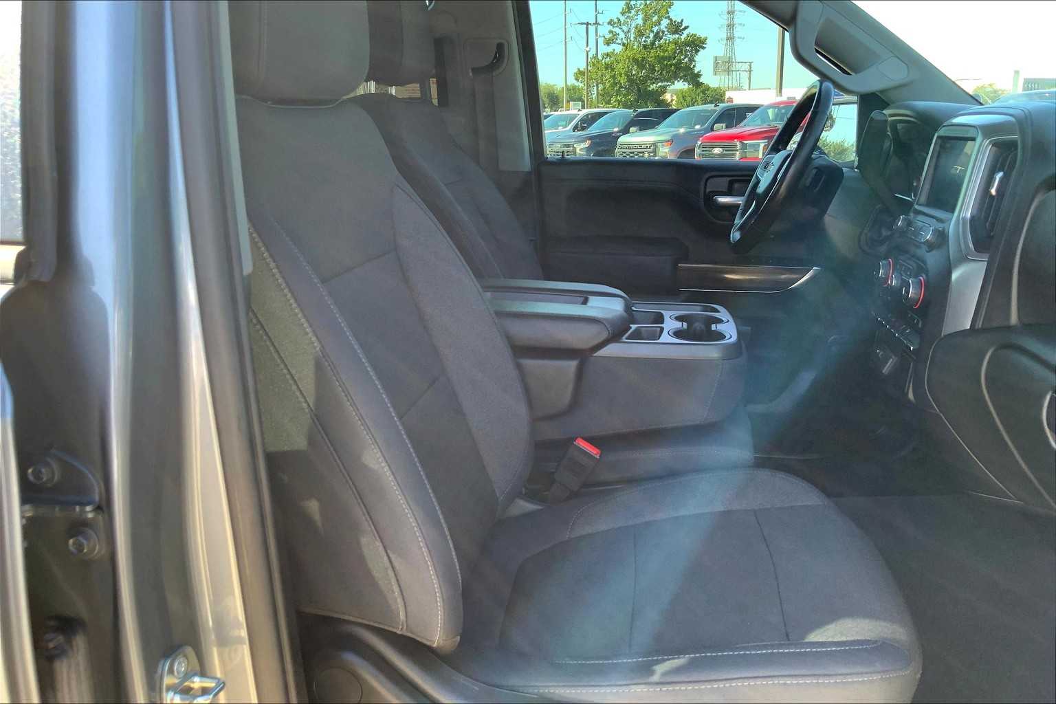 2019 Chevrolet Silverado 1500 LT photo 8