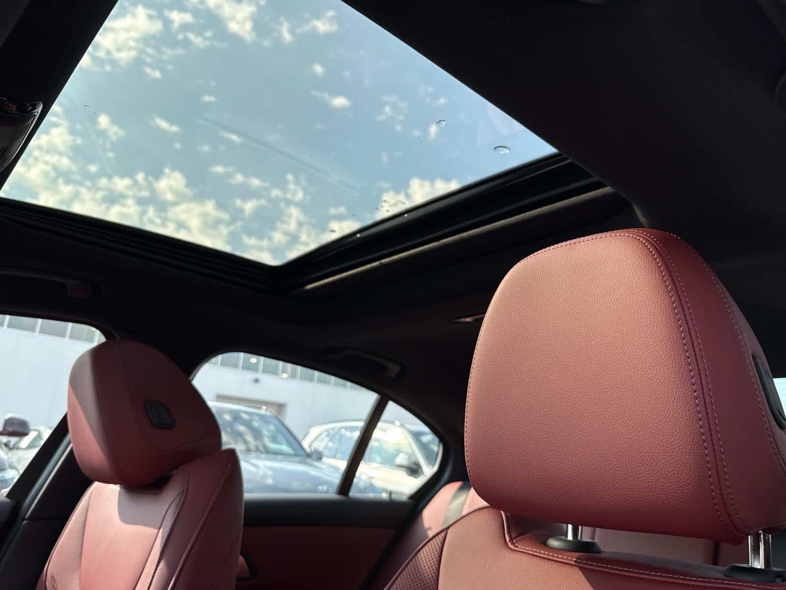 2025 Bmw 330i xDrive photo 4