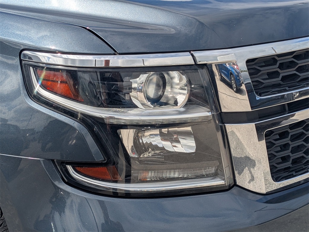 2020 Chevrolet Suburban LT photo 7