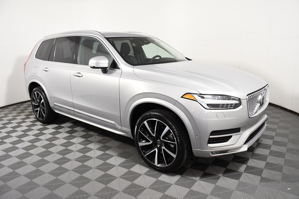2024 Volvo XC90 B5 Plus photo 8
