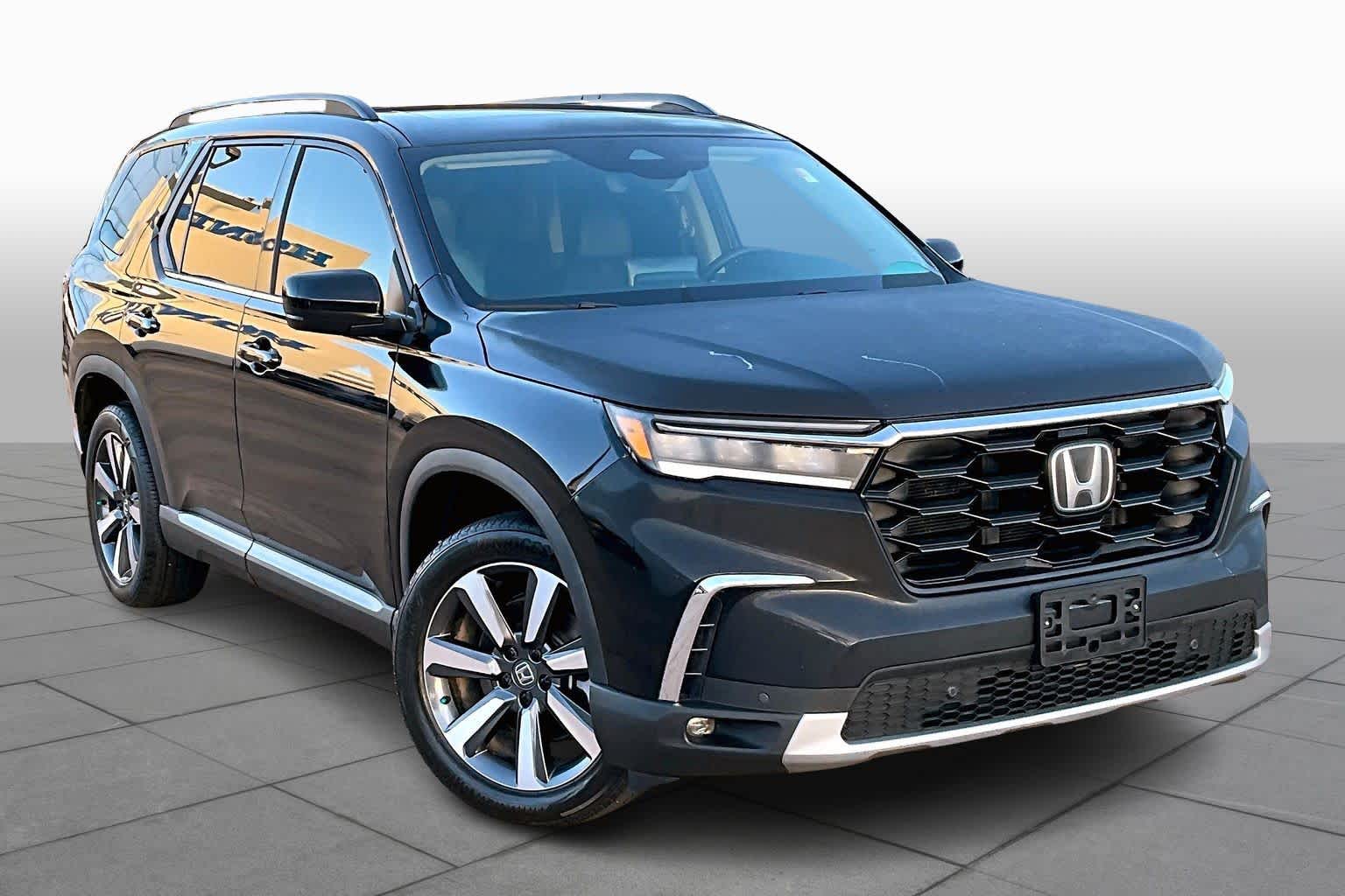 2025 Honda Pilot Touring photo 2