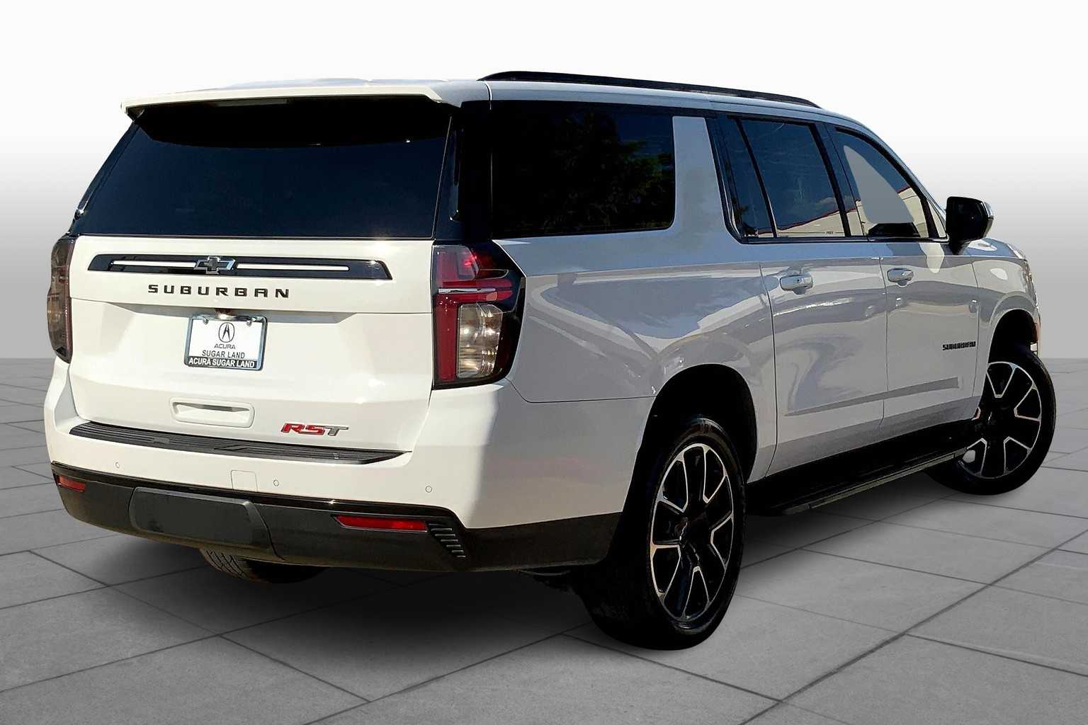 2023 Chevrolet Suburban RST photo 12