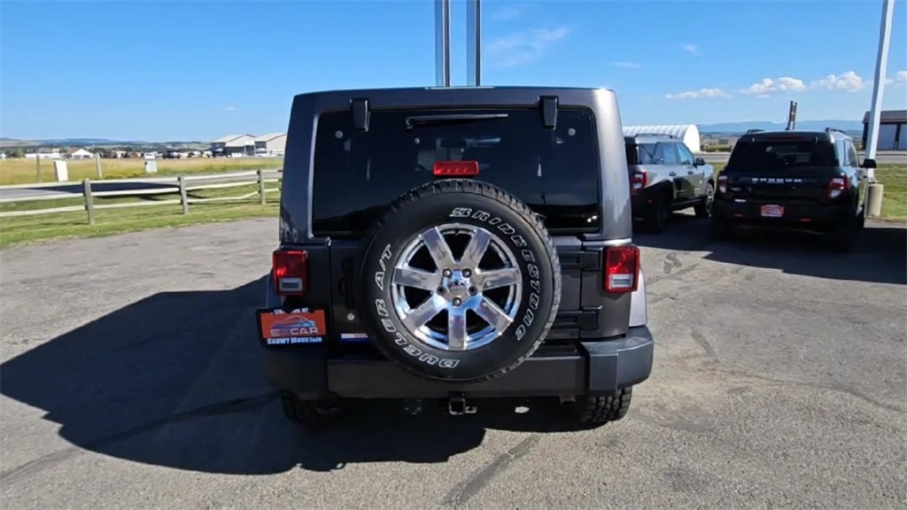 2016 Jeep Wrangler Unlimited Sahara photo 7