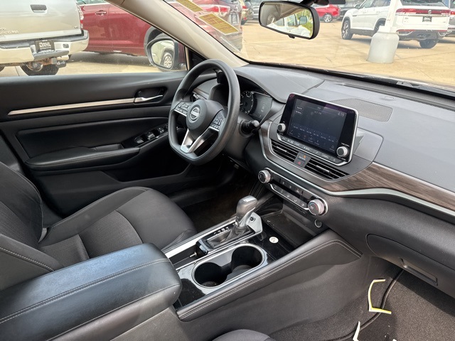 2023 Nissan Altima 2.5 SV photo 16