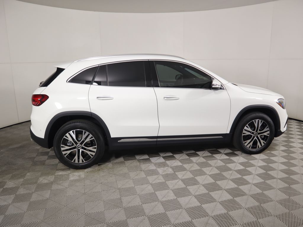 2026 Mercedes Benz GLA 250 photo 4