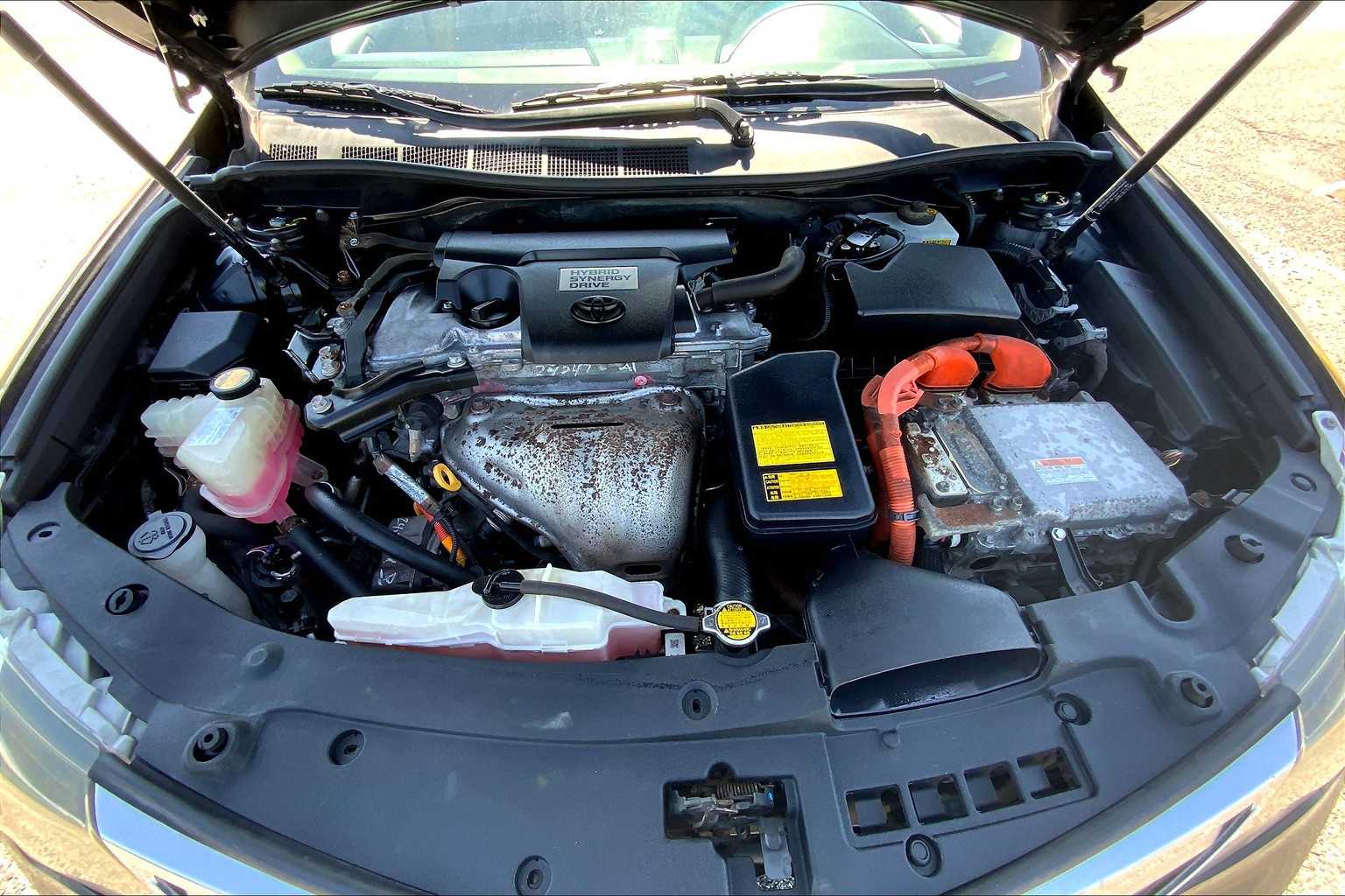 2014 Toyota Camry Hybrid XLE photo 29