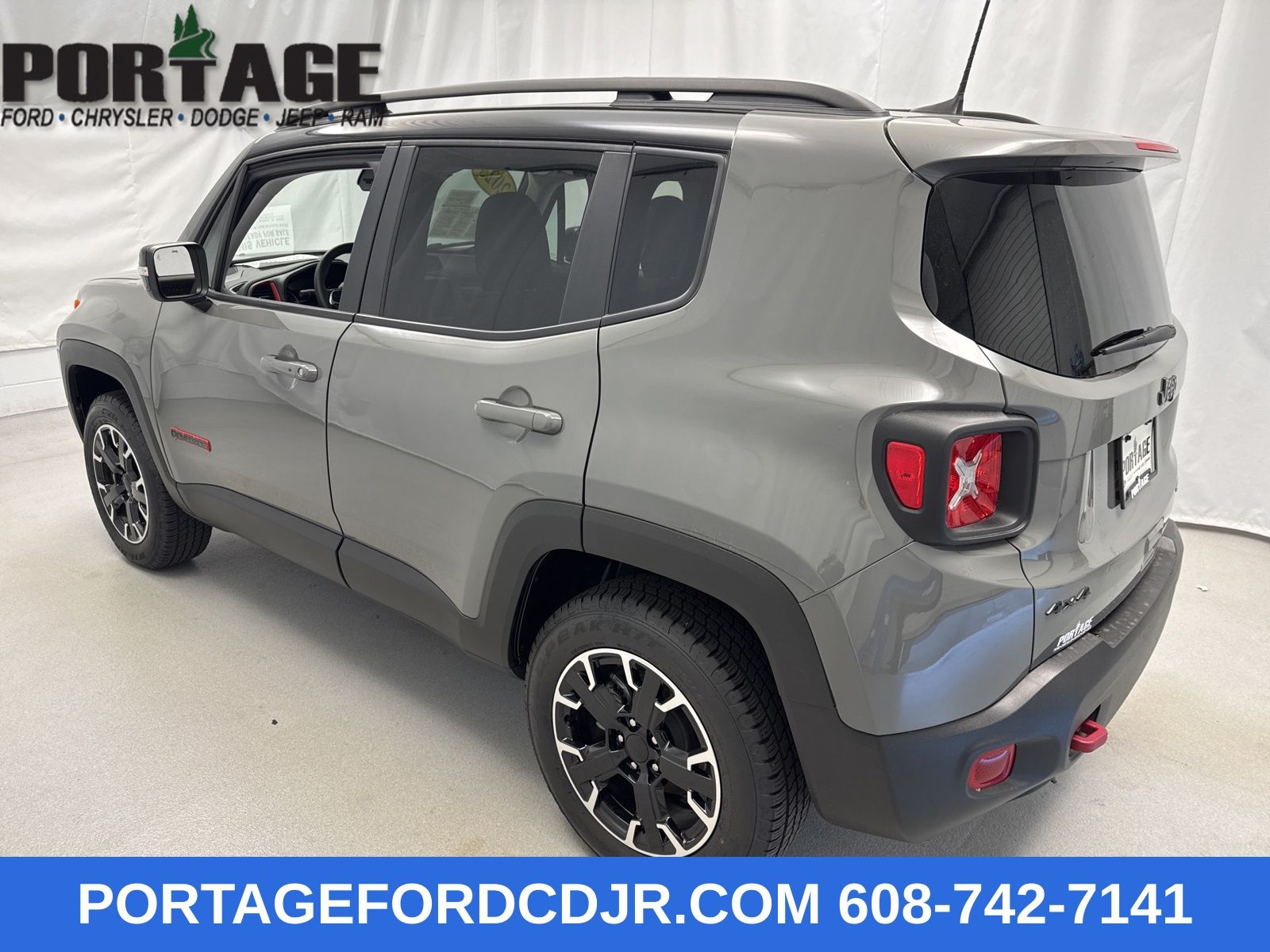 2023 Jeep Renegade Trailhawk photo 4