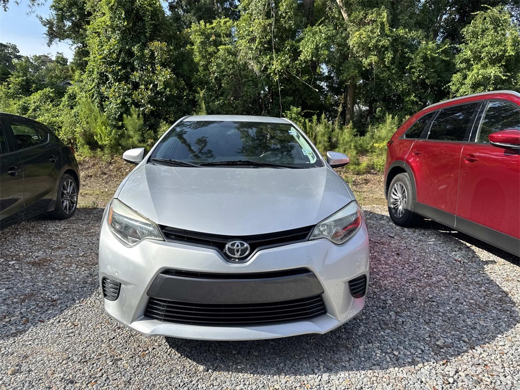 2016 Toyota Corolla LE photo 2