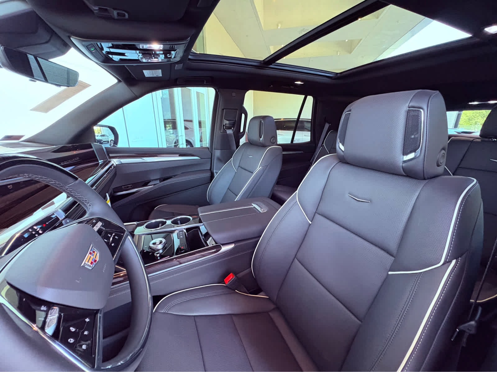2025 Cadillac Escalade Premium Luxury photo 17
