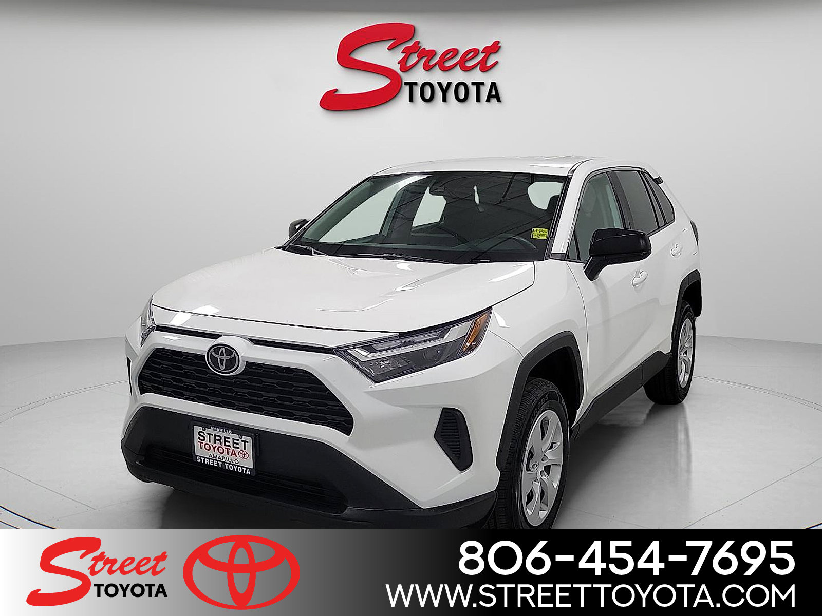 2024 Toyota RAV4 LE's photo