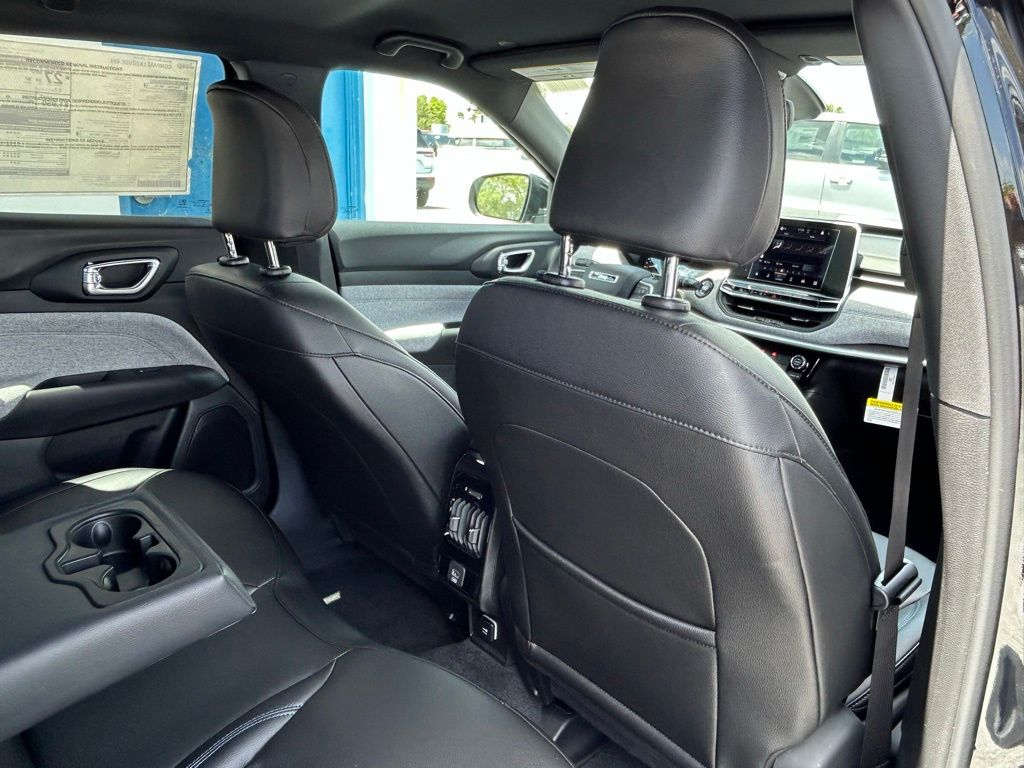 2025 Jeep Compass Latitude photo 27