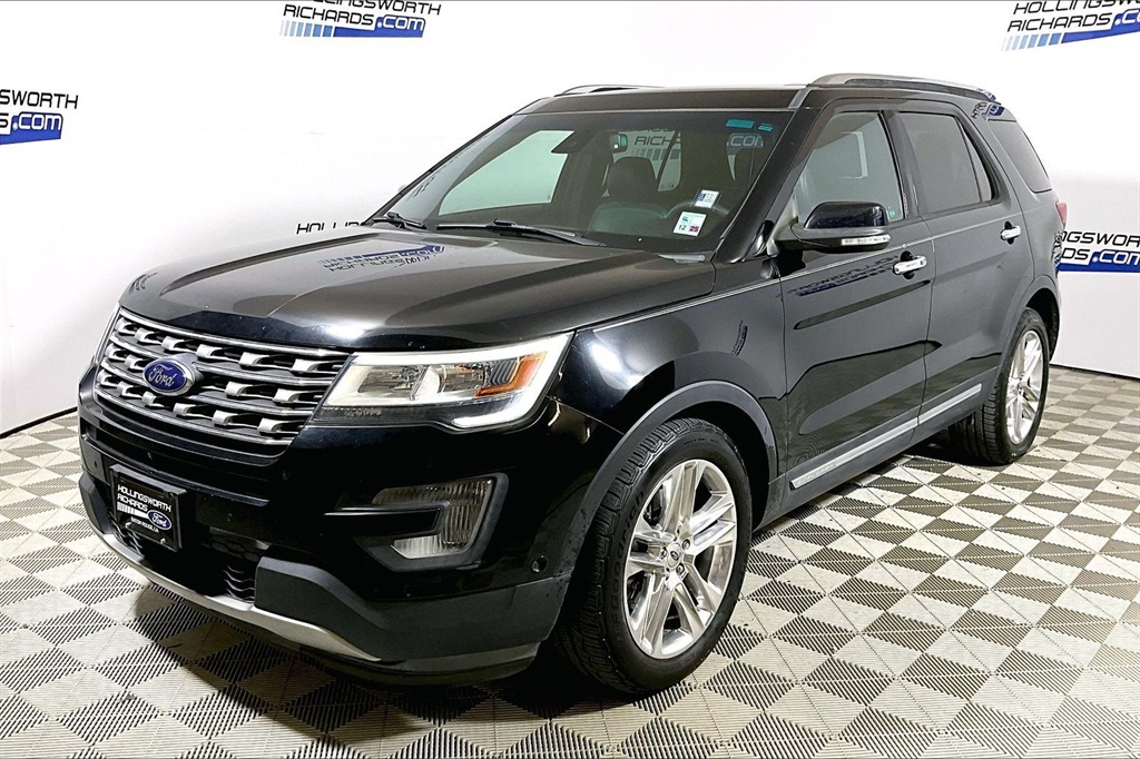 2017 Ford Explorer Limited's photo